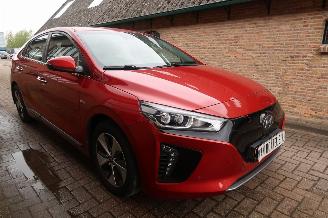 Hyundai Ioniq Premium EV picture 3