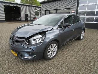 Schadeauto Renault Clio 0.9 TCE LIMITED 2018/10