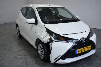 škoda osobní automobily Toyota Aygo 1.0 VVT-i x-play 2014/12