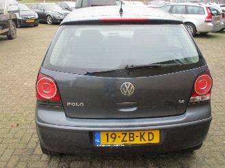 Volkswagen Polo 1.4-16v Optive picture 6