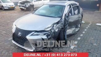 skadebil auto Lexus UX UX, SUV, 2019 250h 2.0 16V 2020/3