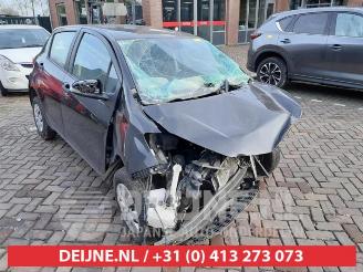 uszkodzony samochody osobowe Toyota Yaris Yaris III (P13), Hatchback, 2010 / 2020 1.0 12V VVT-i 2015/3