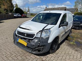 damaged commercial vehicles Peugeot Partner  2016/3