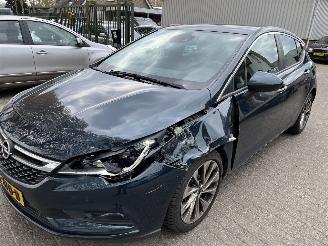 Vaurioauto  commercial vehicles Opel Astra 1.0 Turbo Business +  5 Drs 2017/7