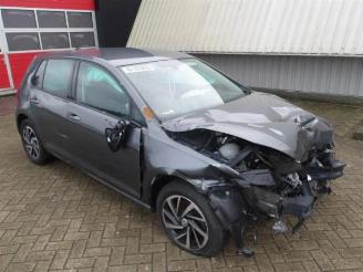 Coche accidentado Volkswagen Golf Golf VII (AUA), Hatchback, 2012 / 2021 1.0 TSI 12V BlueMotion 2019