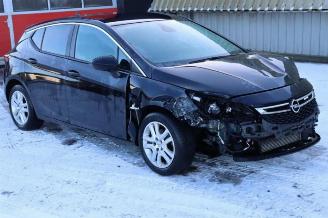 uszkodzony samochody osobowe Opel Astra Astra K, Hatchback 5-drs, 2015 / 2022 1.4 Turbo 16V 2019/1
