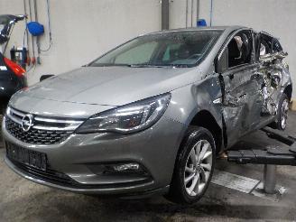 damaged passenger cars Opel Astra Astra K Hatchback 5-drs 1.6 CDTI 110 16V (B16DTE(Euro 6)) [81kW]  (06-=
2015/12-2022) 2016/10