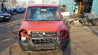 dañado vehículos comerciales Fiat Doblo  2005/1