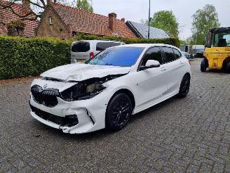 uszkodzony samochody osobowe BMW 1-serie 118i Aut. Mpak. Led 2021/5