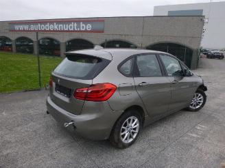 krockskadad bil auto BMW 2-serie 1.5D 2015/7