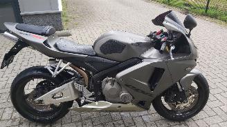 uszkodzony motocykle Honda CBR 600 cbr600rr 2006/1