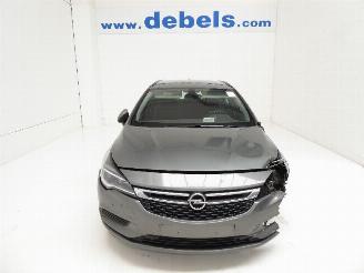 Coche siniestrado Opel Astra 1.6 D SP TOURER 2018/8