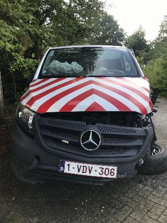 damaged passenger cars Mercedes Vito VITO 119 CDI 2018/7